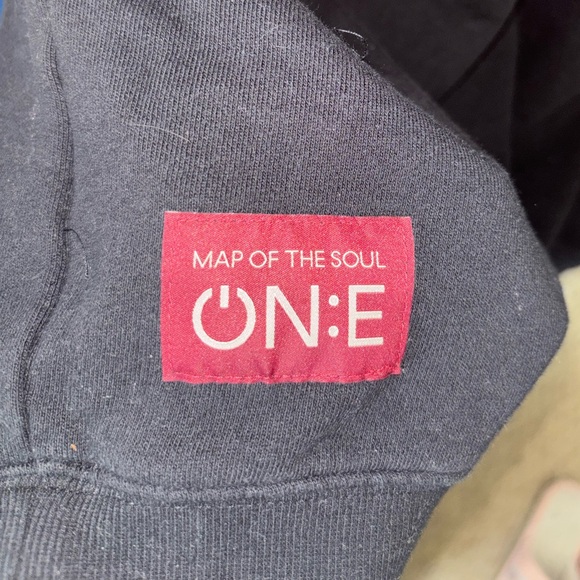 BTS MAP OF THE SOUL ON:E SWEATER - Picture 4 of 5